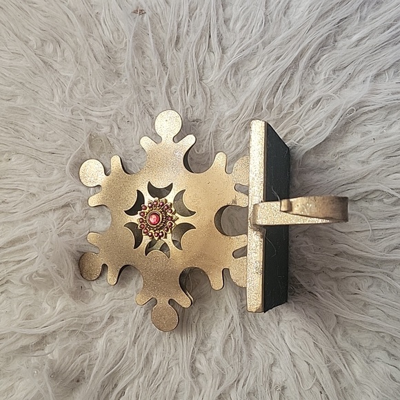 Stocking holder - Picture 3 of 3